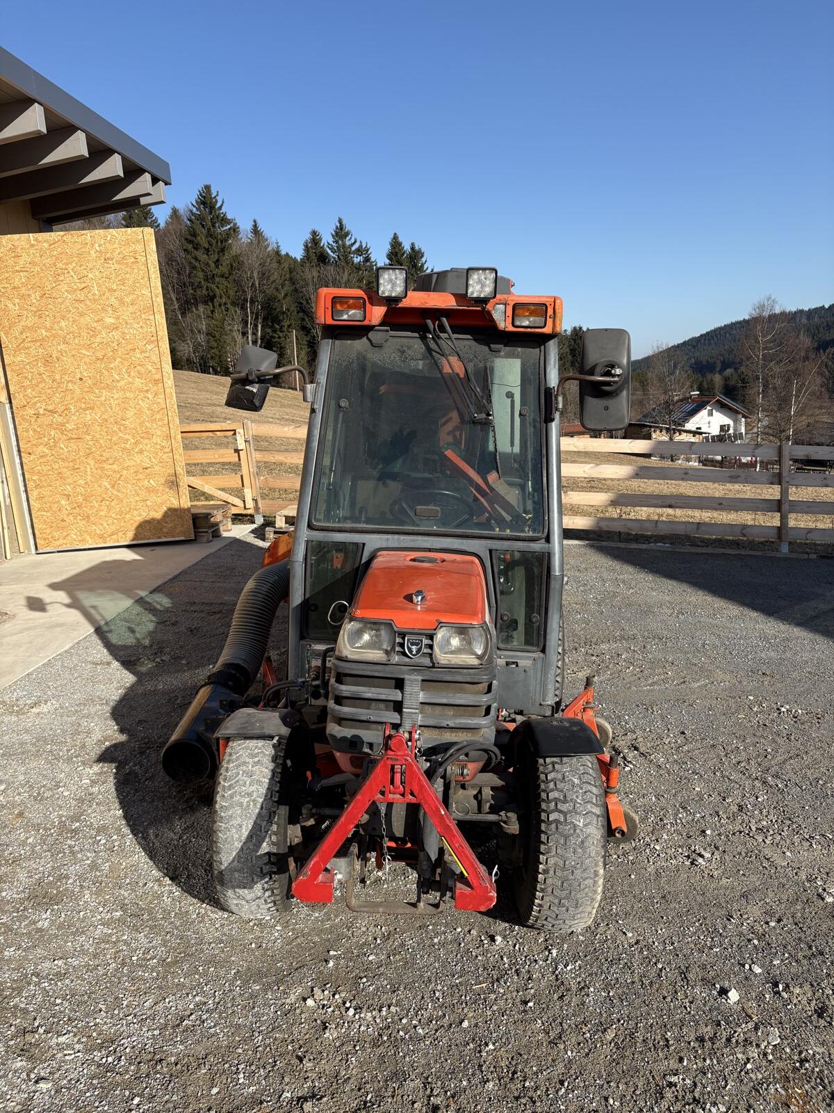 Kubota B2400 3