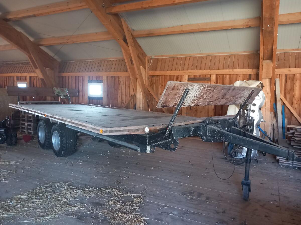 Rundballenanhänger 3