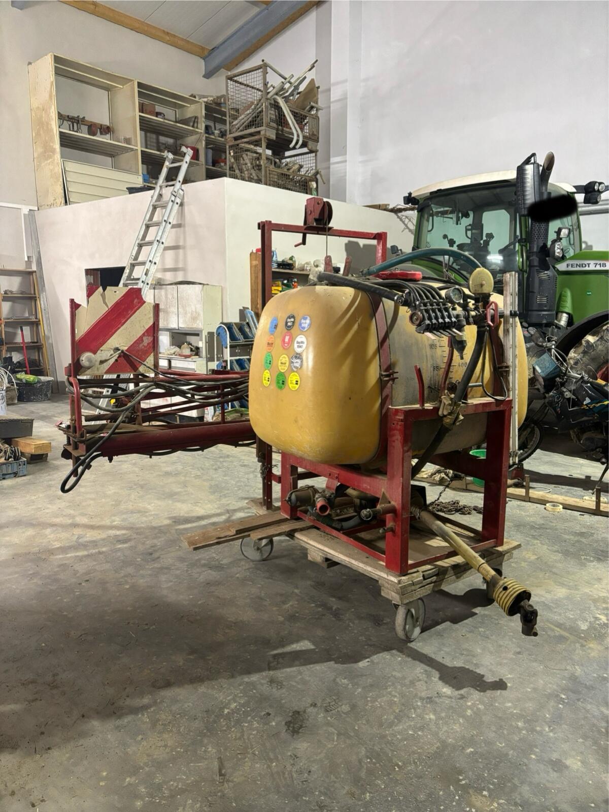 Rau Feldspritze 660 l 12 m 2