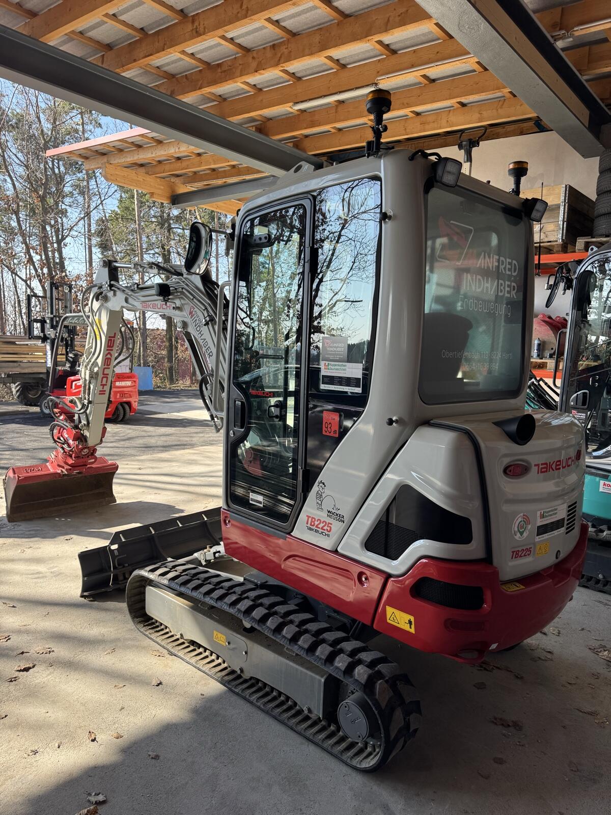 Takeuchi TB225 inkl. Anhänger 3