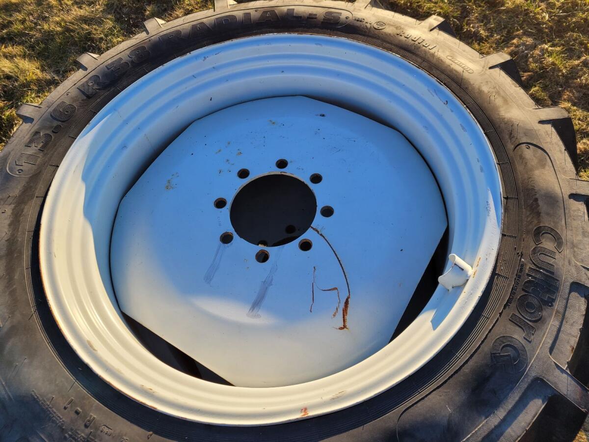 Steyr 8080 Hinterreifen 2