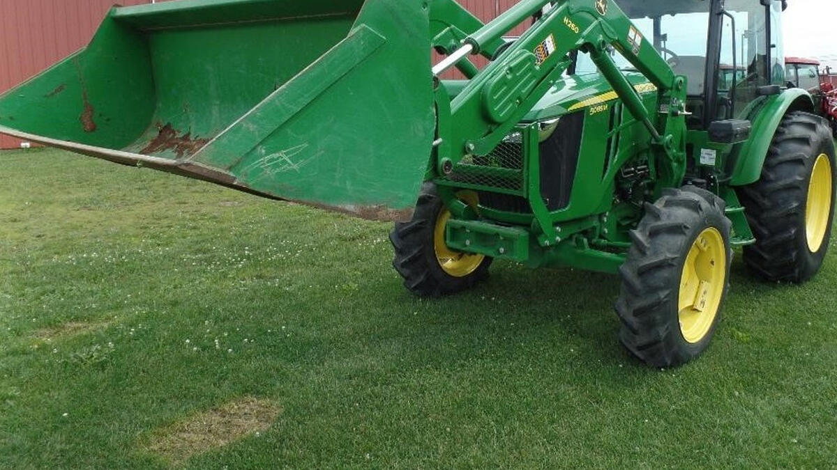 John Deere 5085M 2