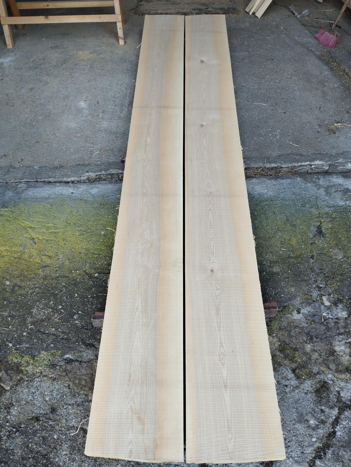 Schnittholz Esche mit dunklem Kern 3