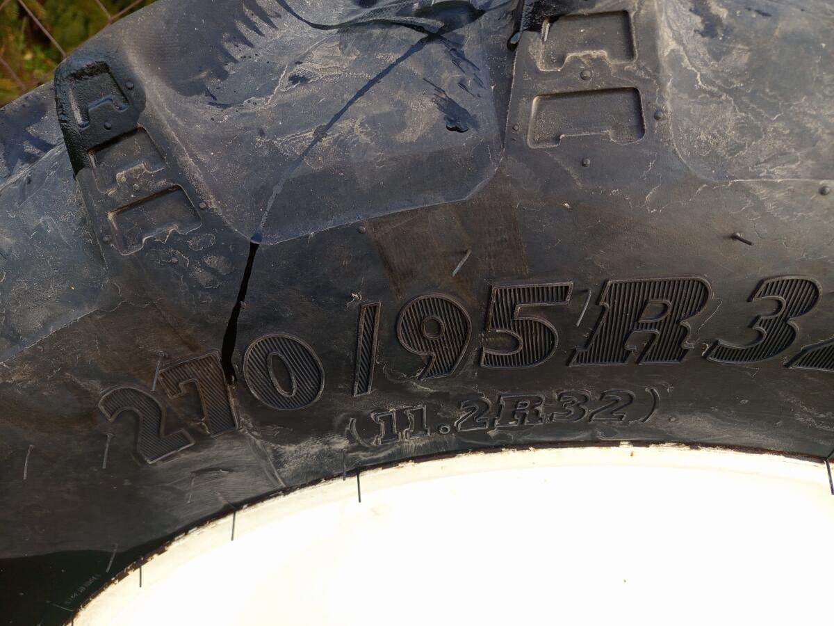 6 Stk. New Holland Pflegeräder 3