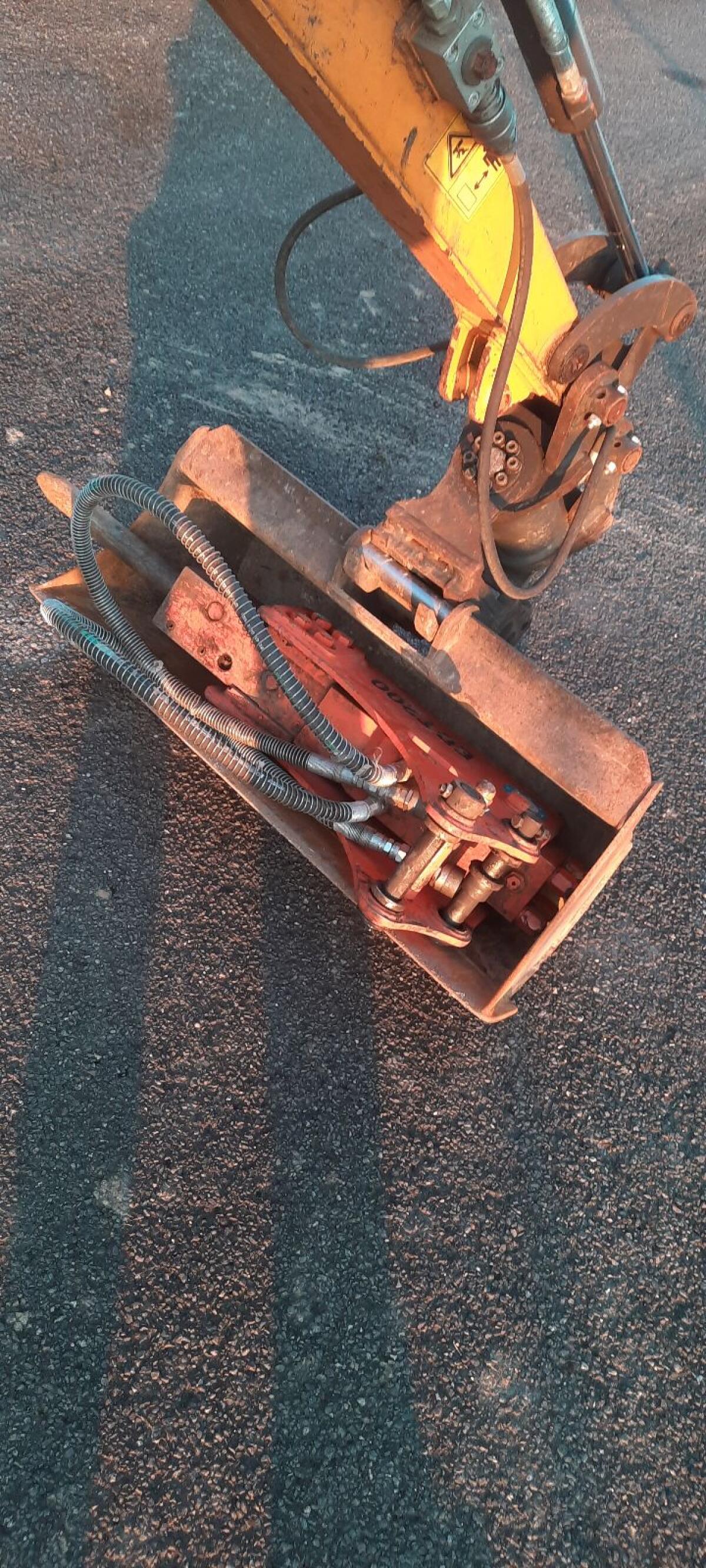 Bagger 2 t Vermietung 3