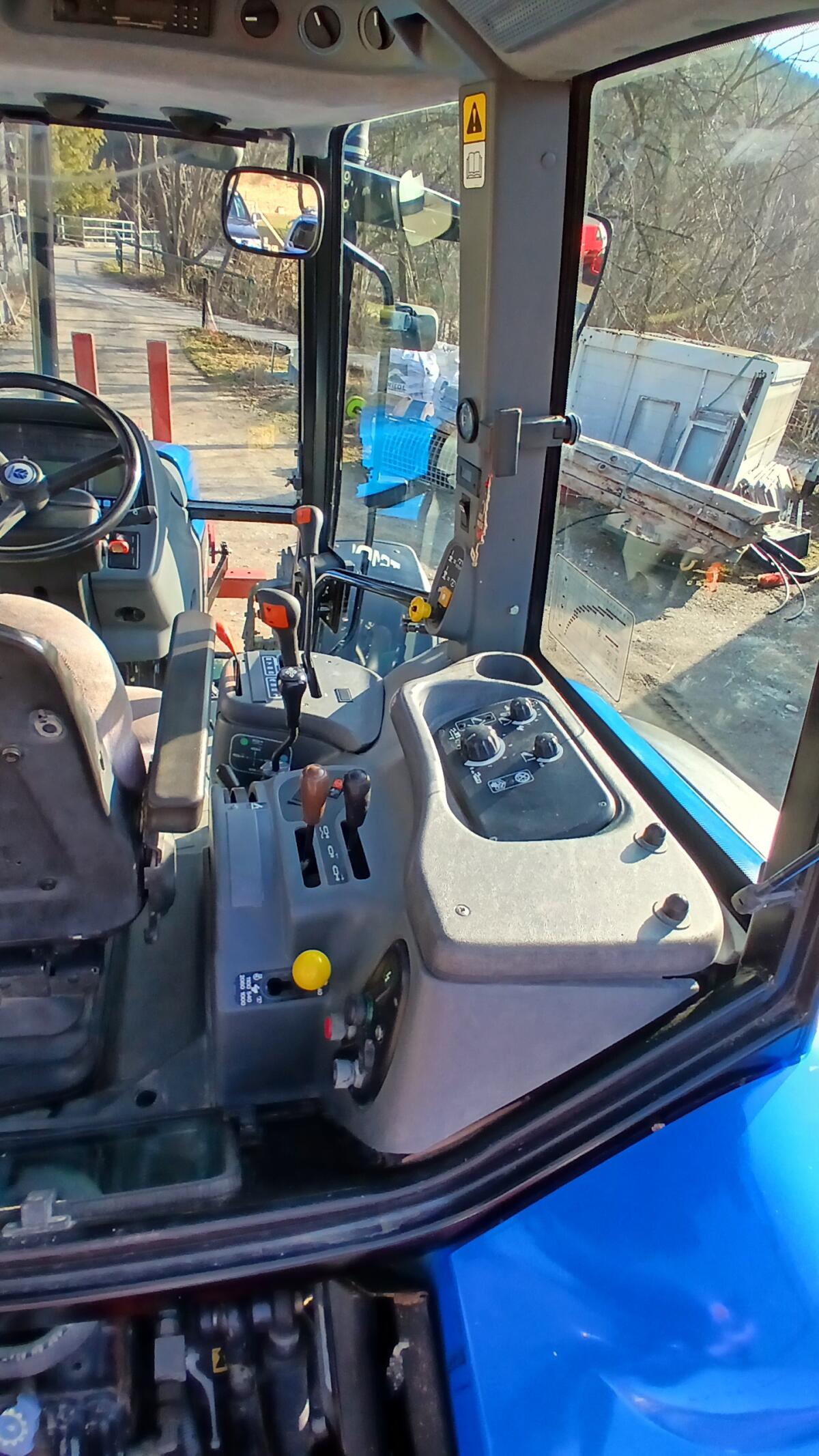 New Holland TS 100 3