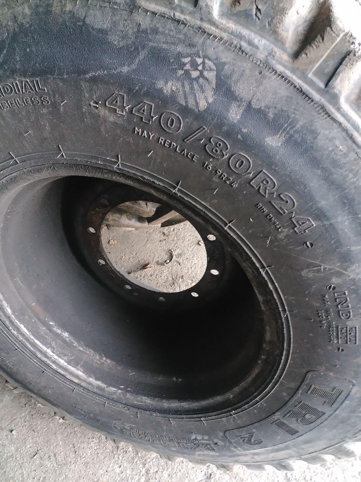 Kompletträder JCB Fastrac 2