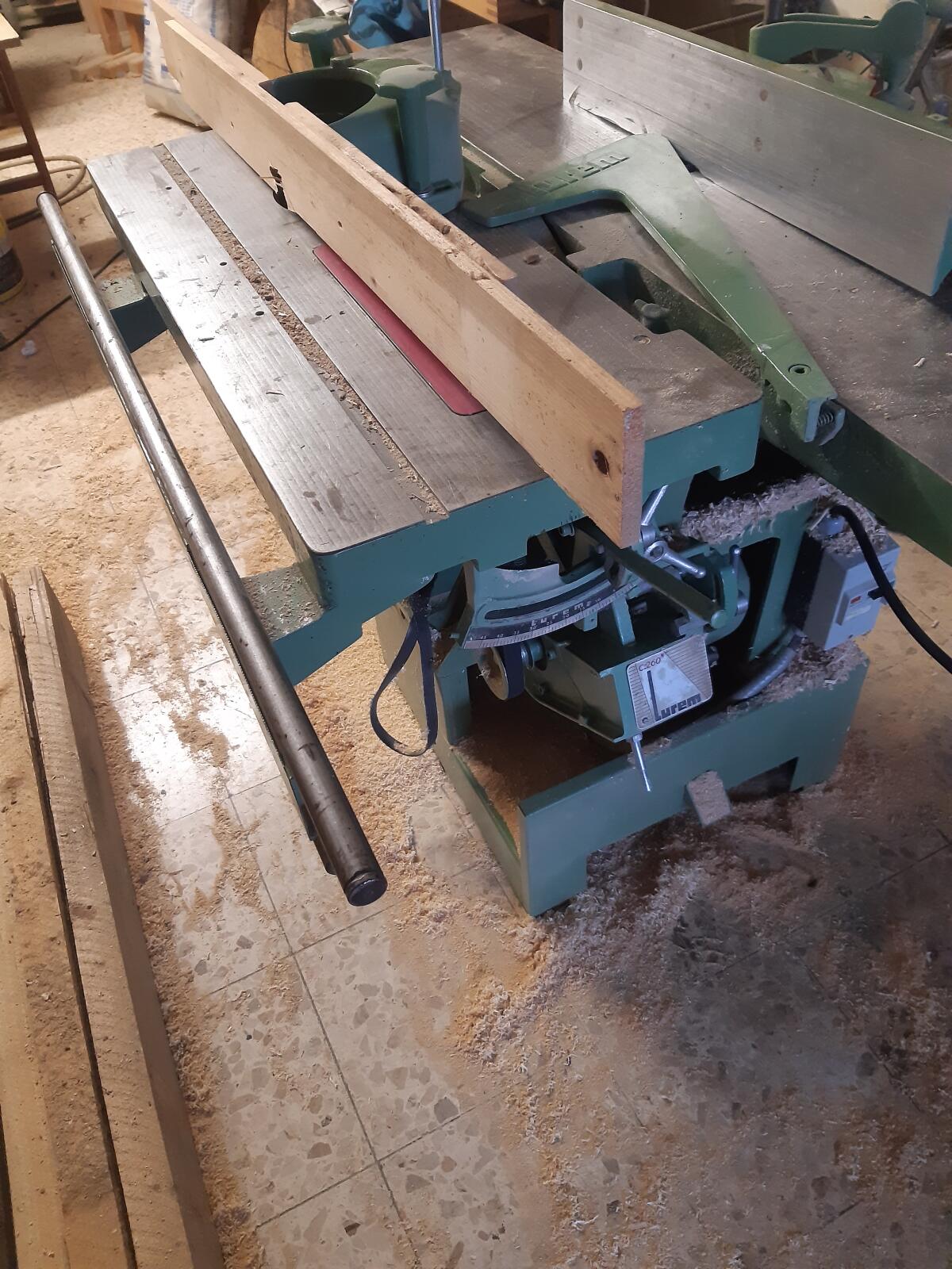 Holzbearbeitungsmaschine 2