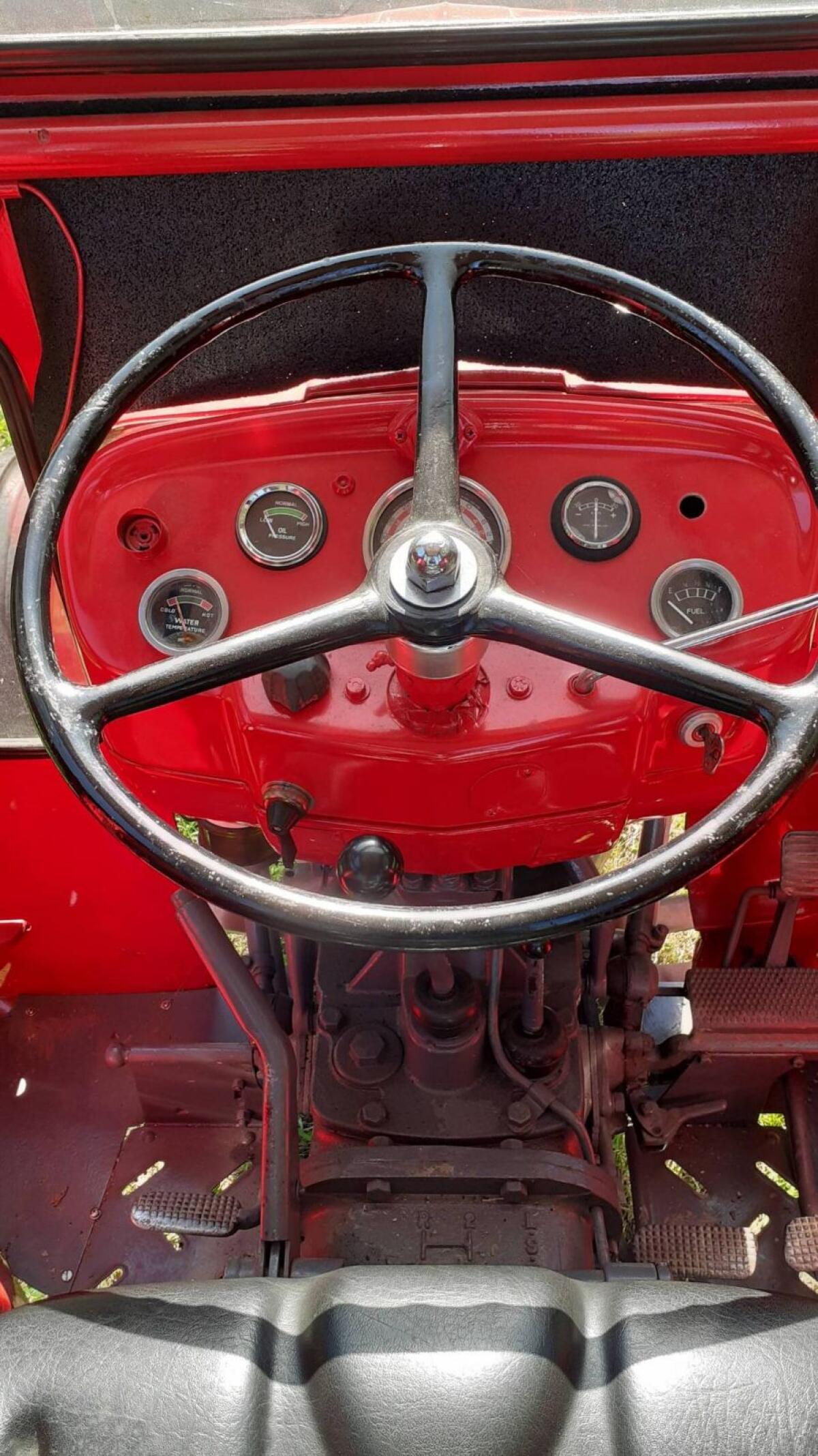 Massey Ferguson 135 2