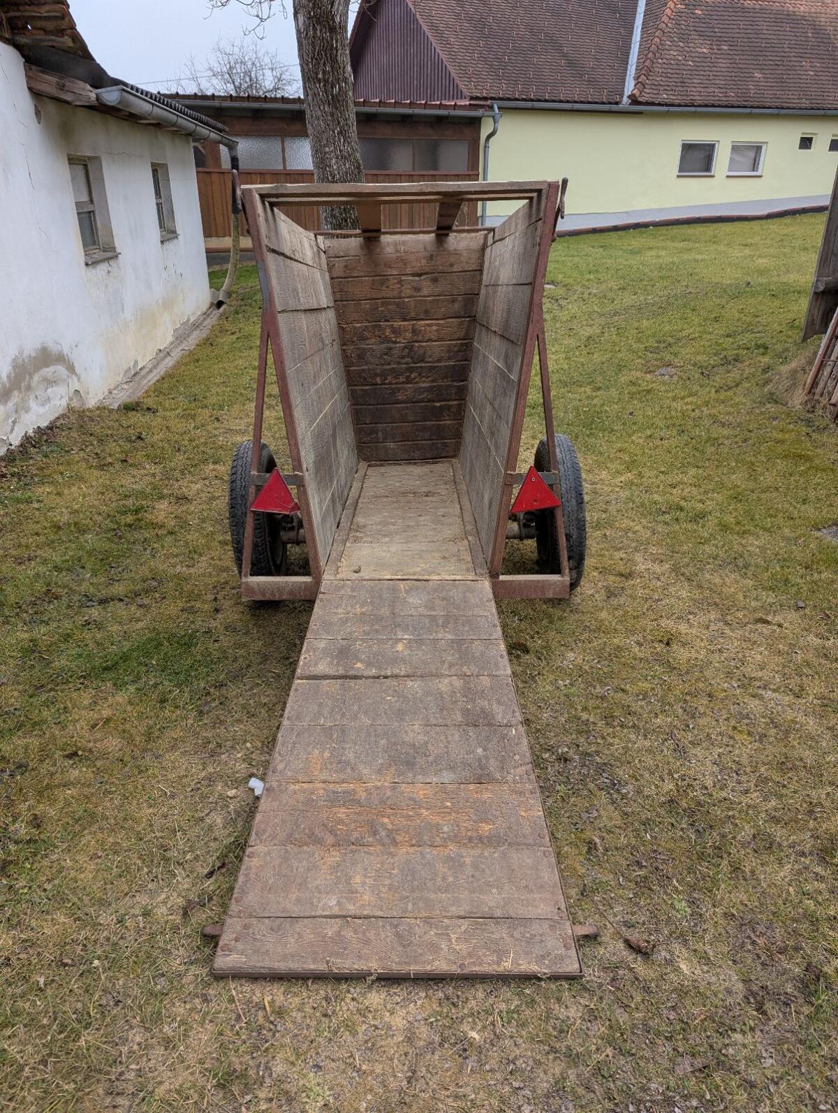 Viehanhänger Sauwagen 3