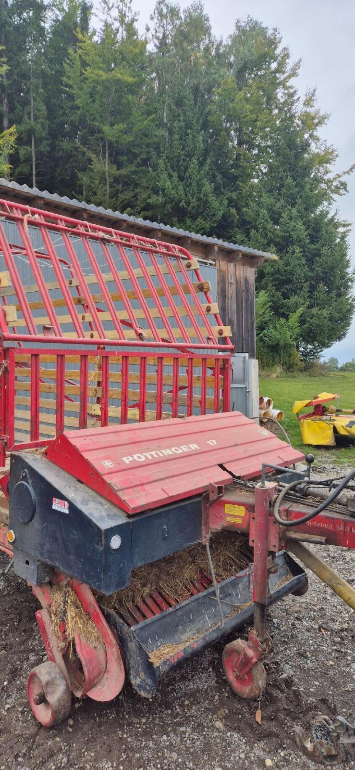 Pöttinger Ladewagen 2