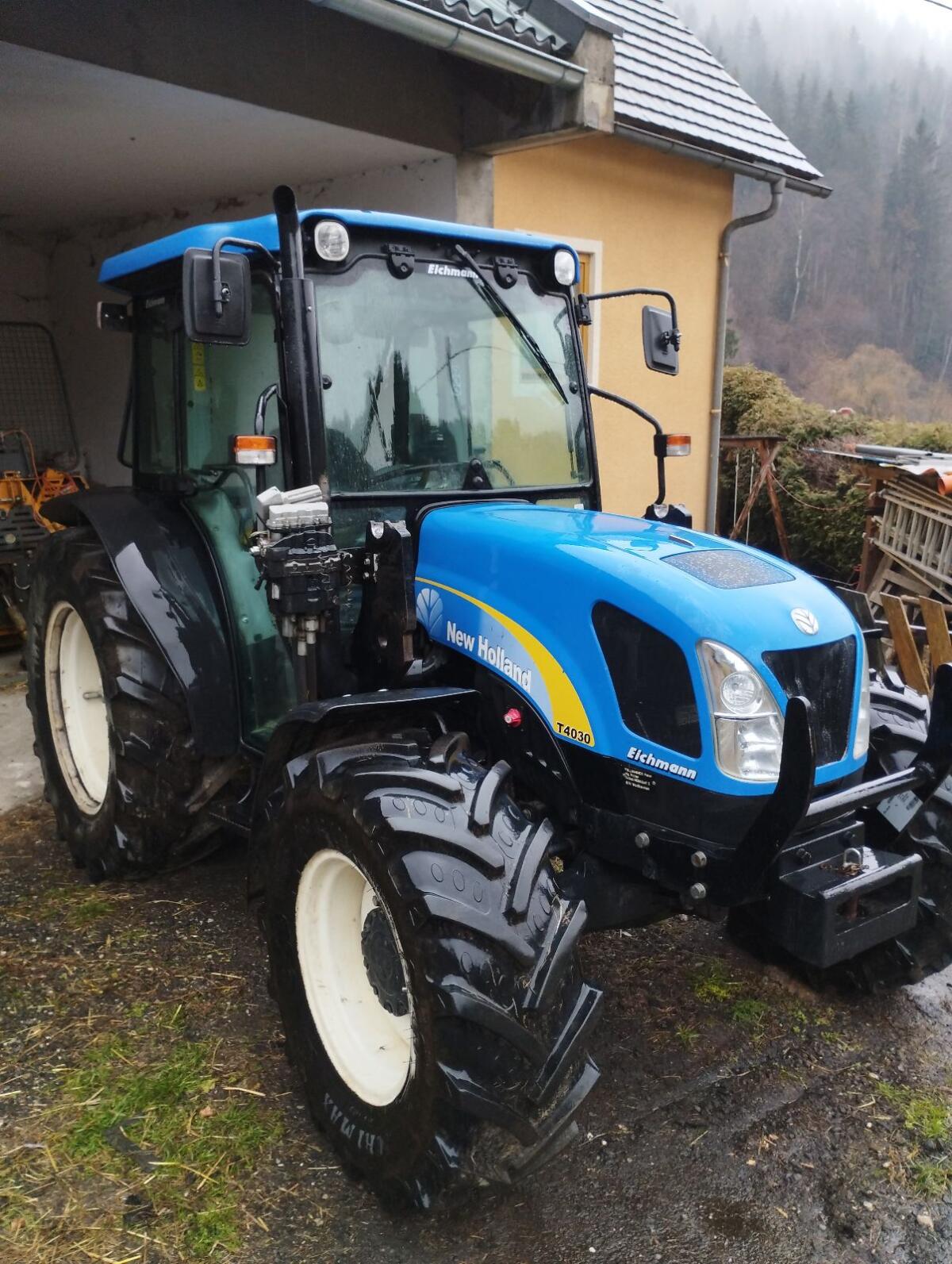 New Holland T4030 2