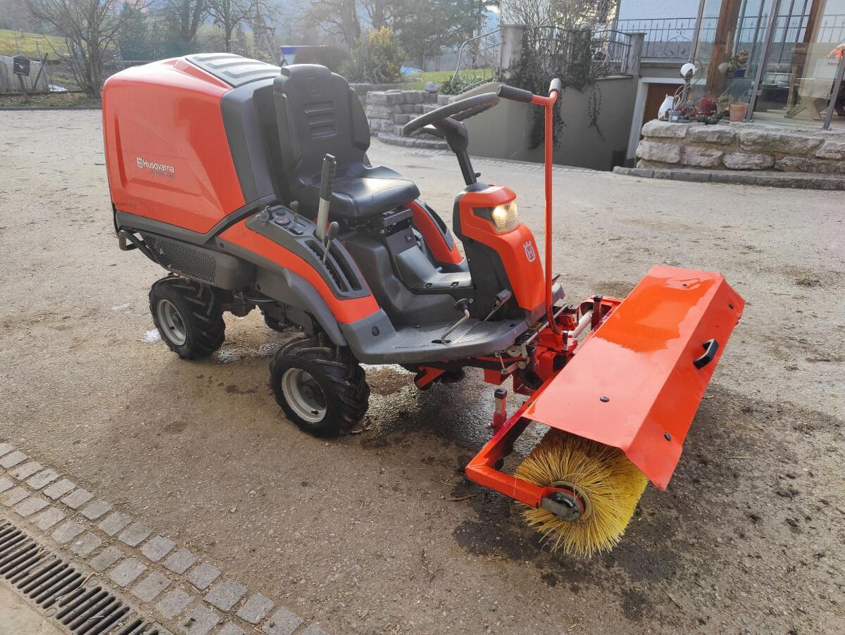 Husqvarna RC 320TS AWD 3