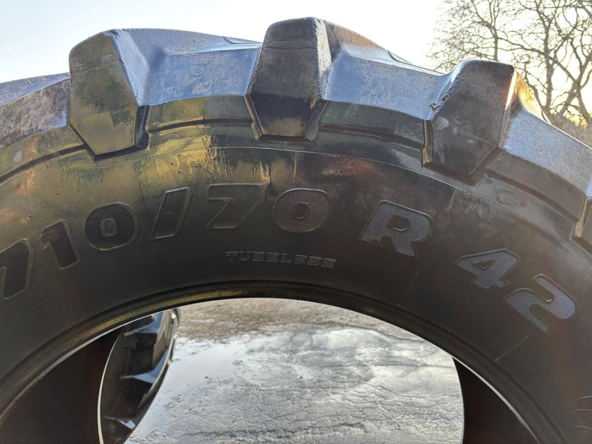 Reifen 710/70 R42 2