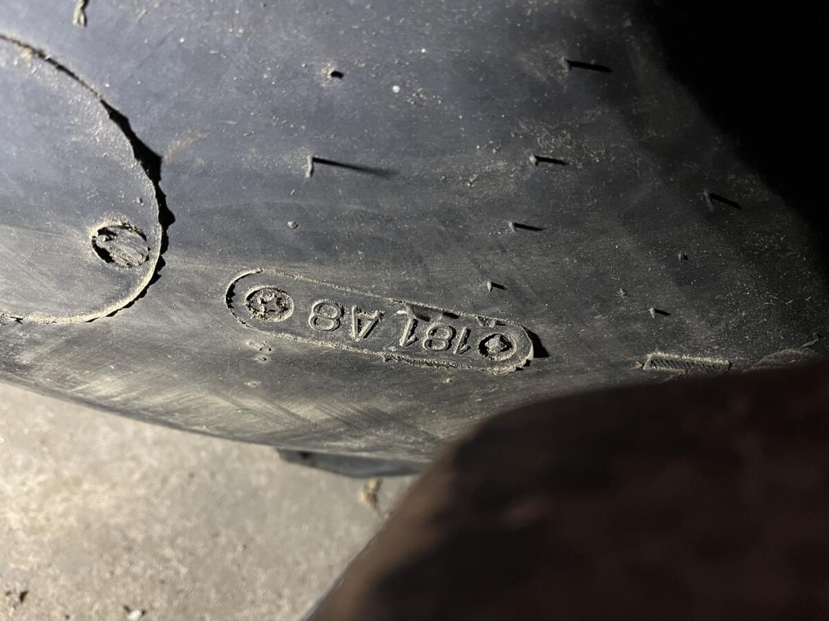 Reifen 800/65R32 3