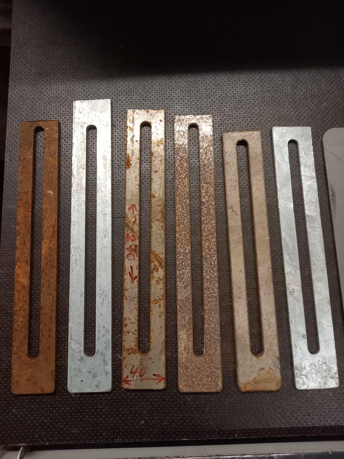 Flacheisen mit Schlitz und 3 mm Bleche 2