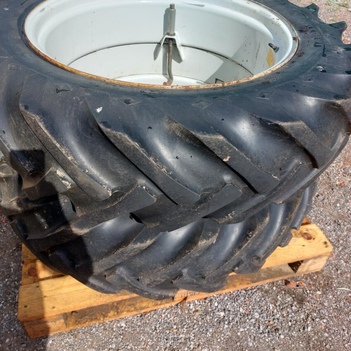 Zwillingsräder 12.4-R32 AS 3