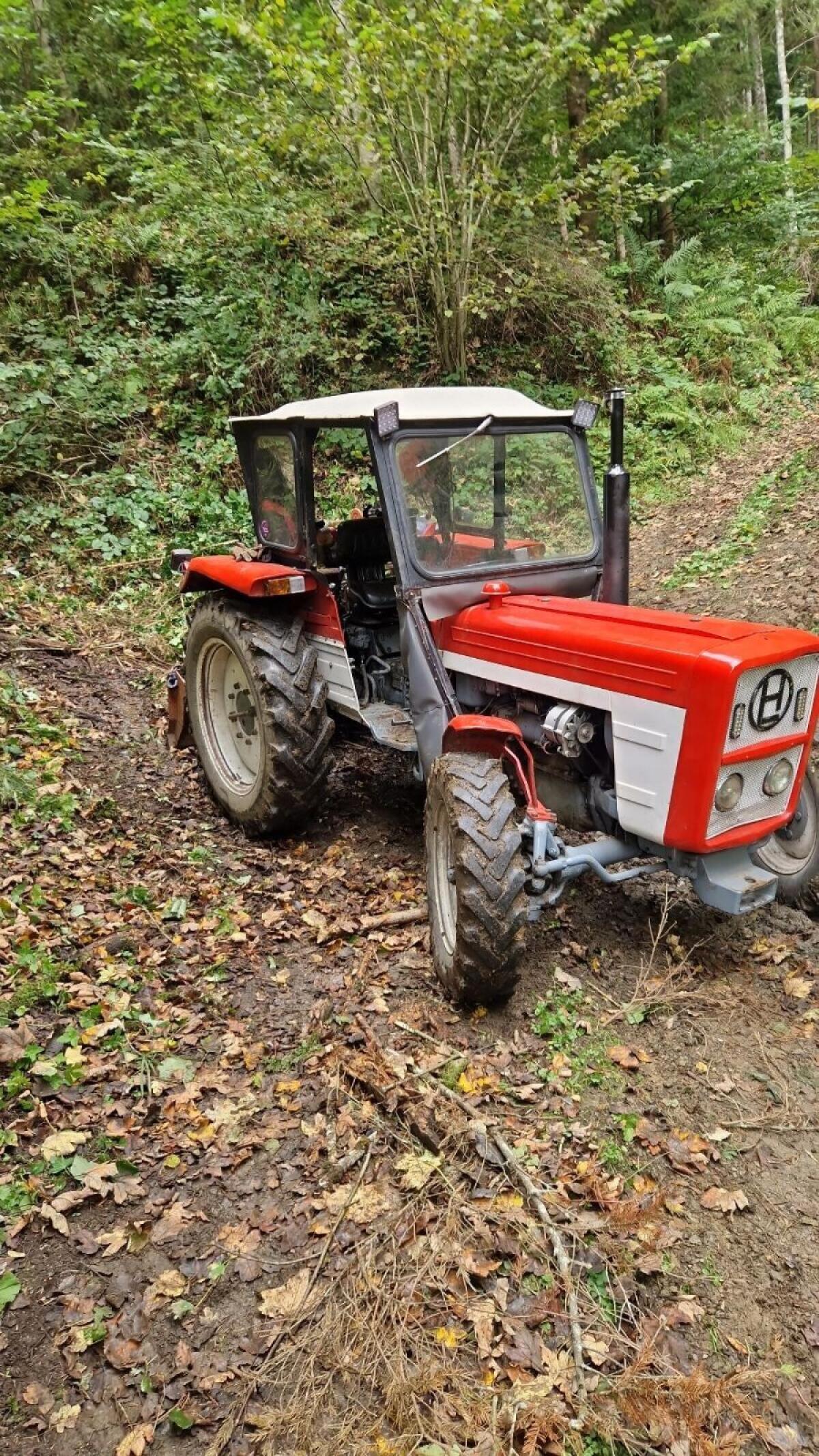 Lindner 450 Traktor 3