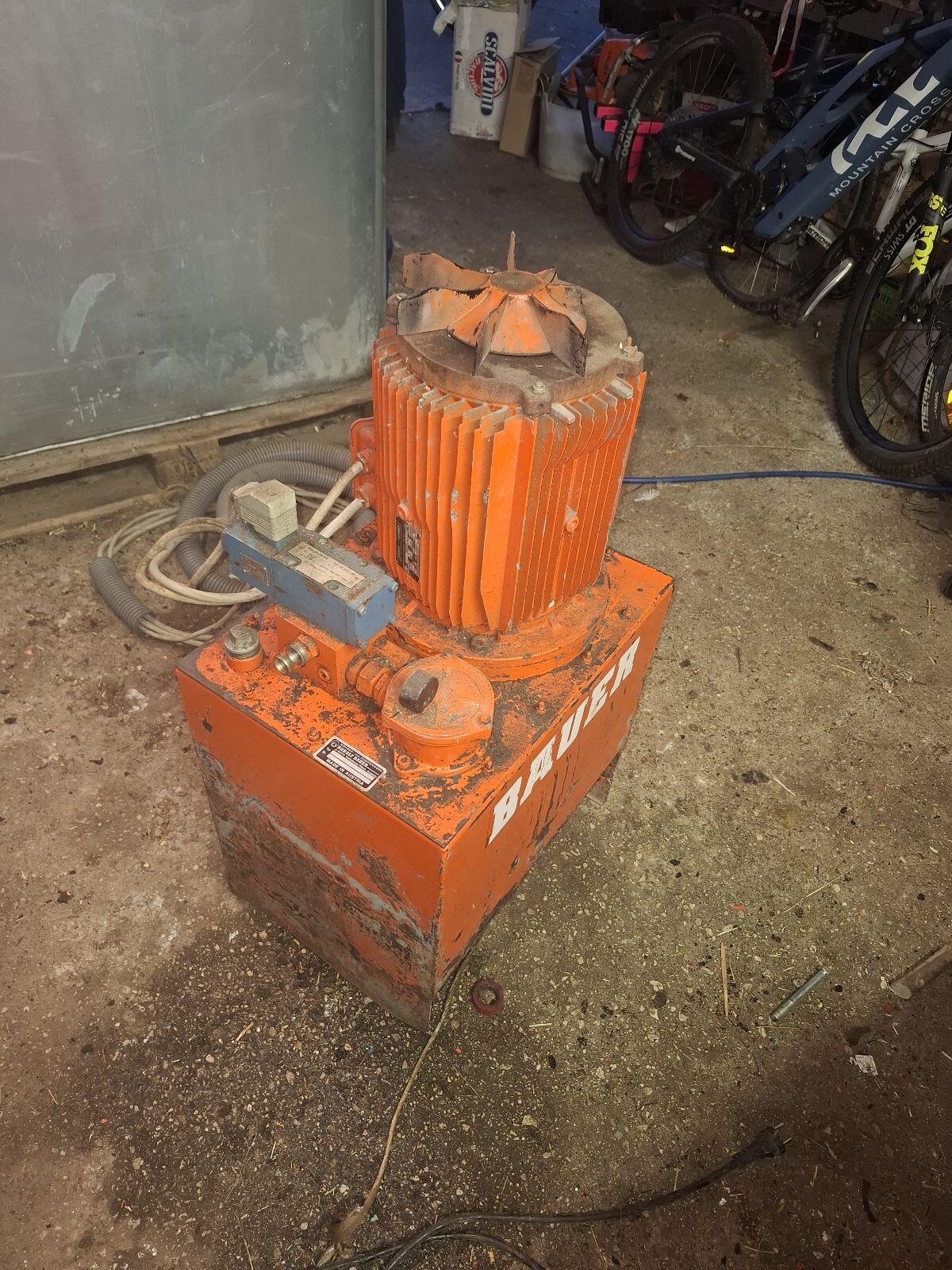 Hydraulikaggregat Bauer Entmistungsanlage 2