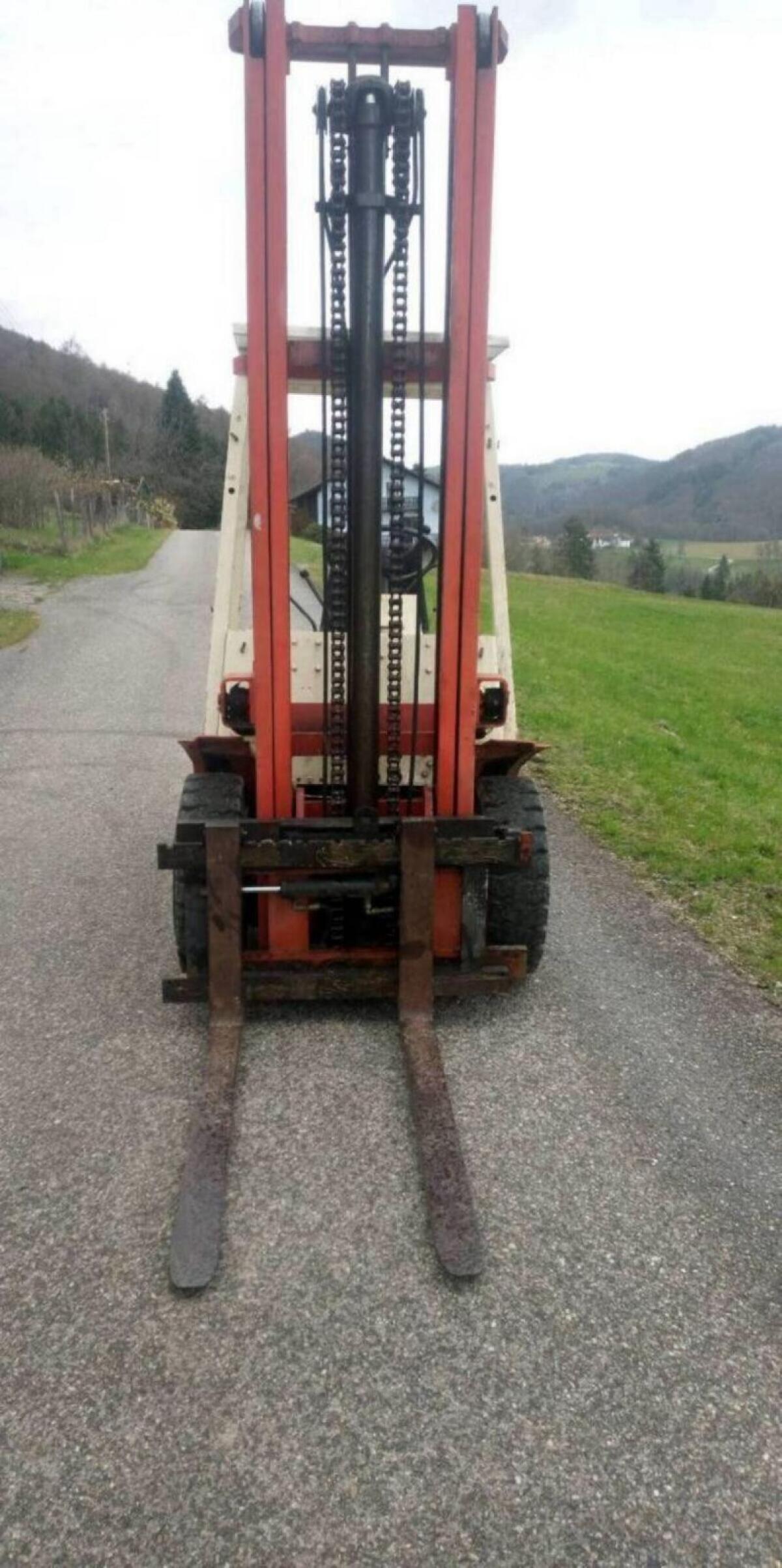 Nissan Datsun Stapler 2