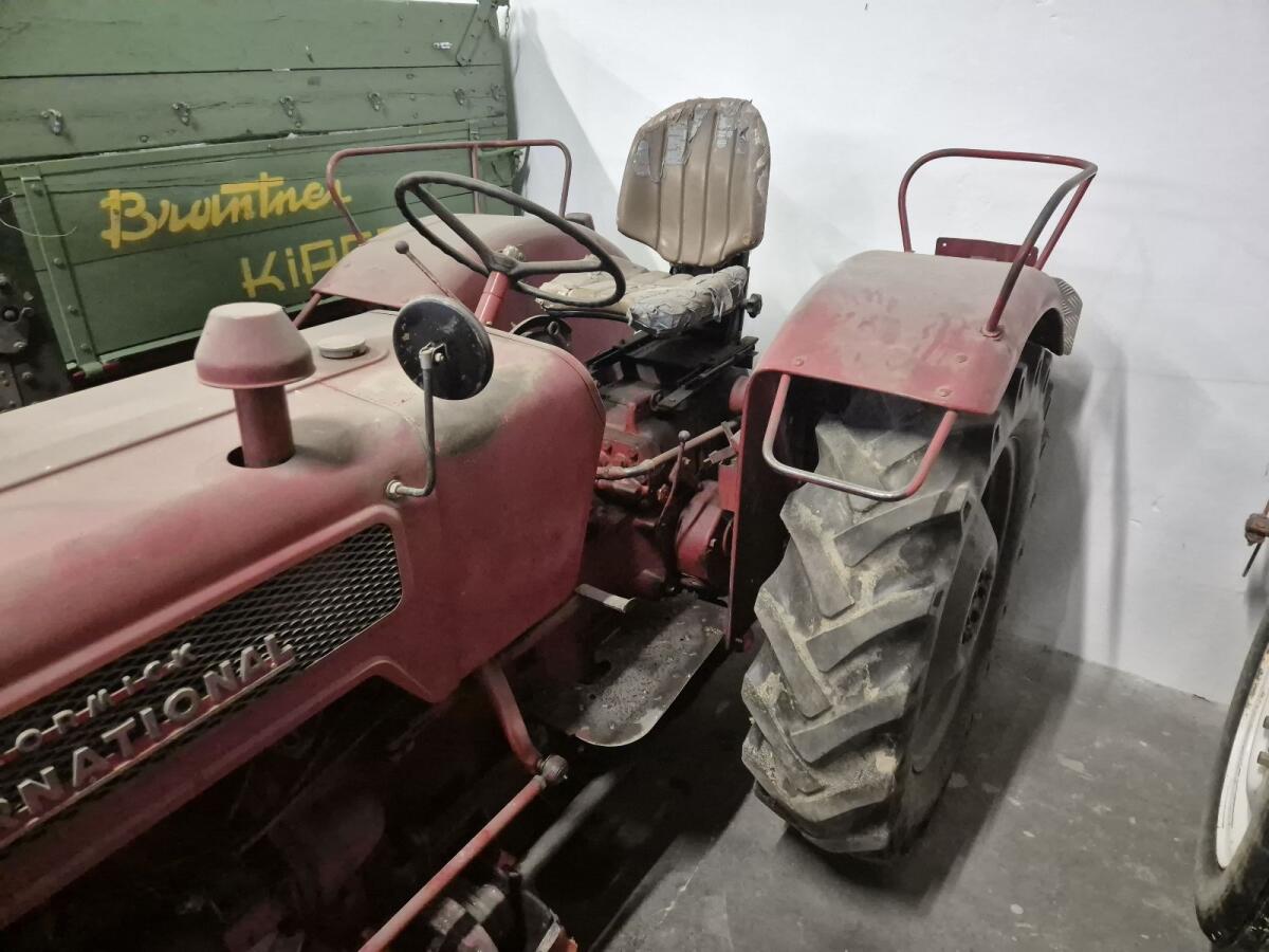 McCormick B275 3