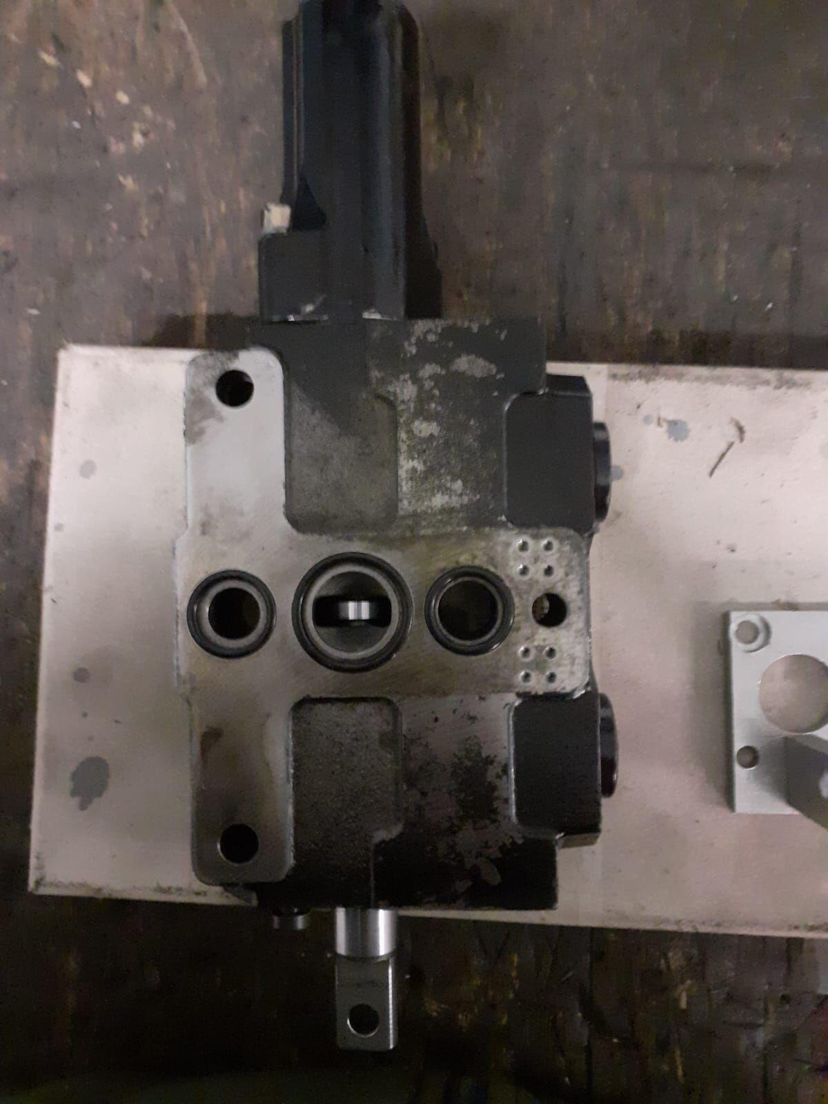 Bosch Hydraulik Steuerventil 3