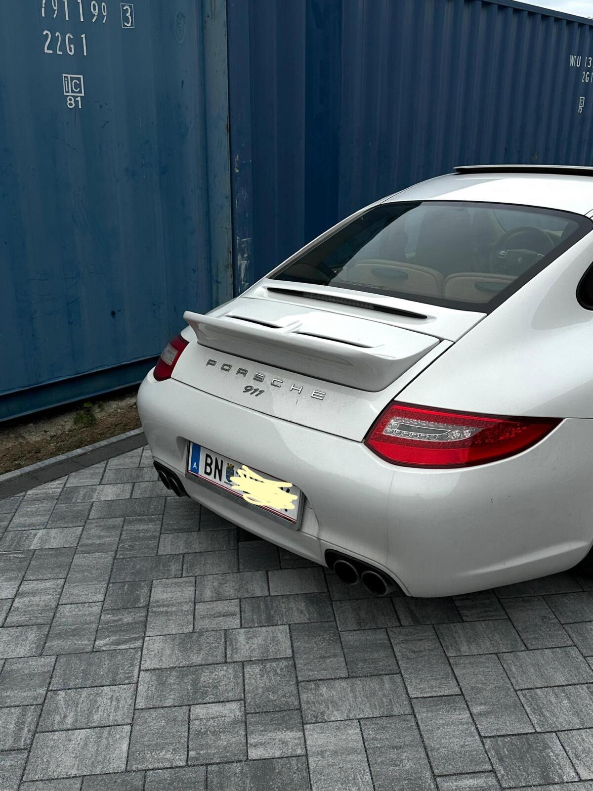 Porsche 911 Modell 977 Carrera S 3