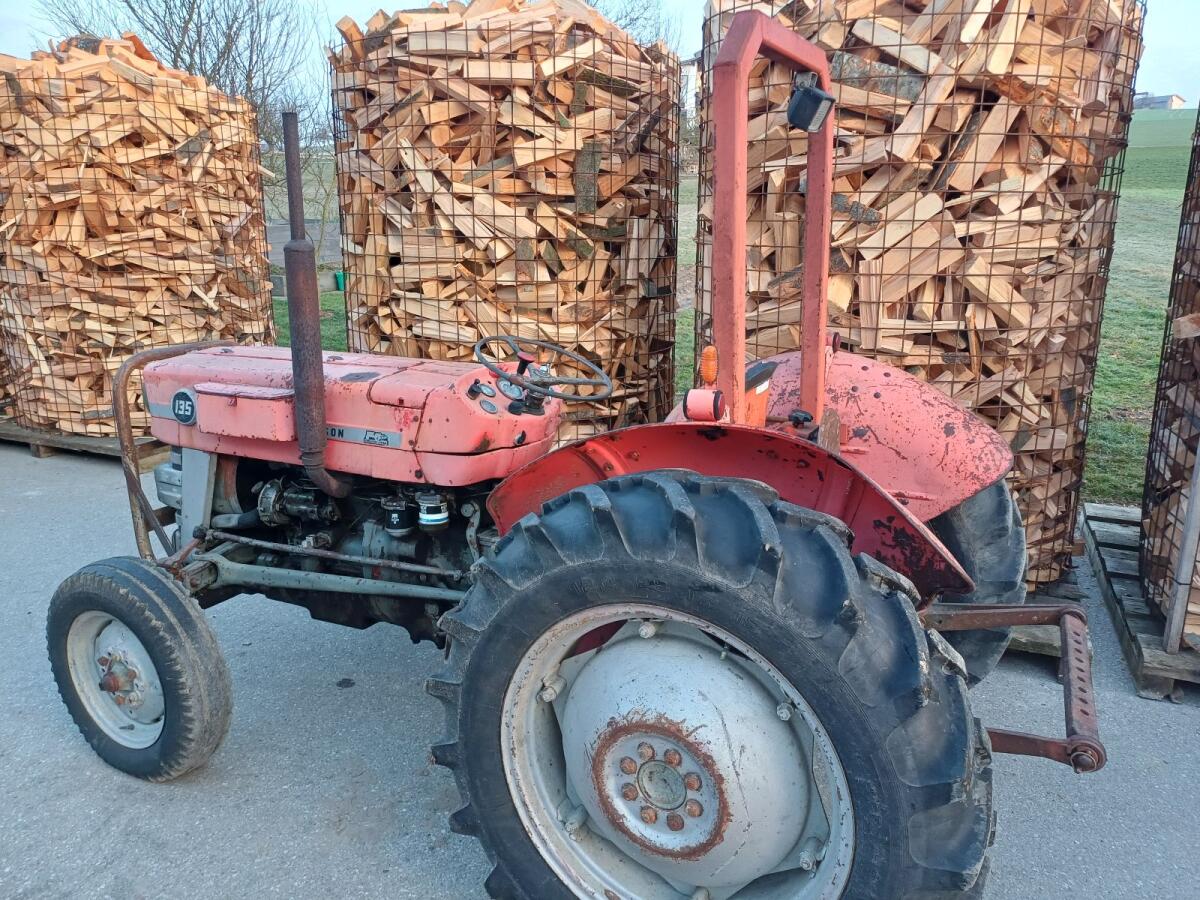 MF 135 Massey Ferguson 2
