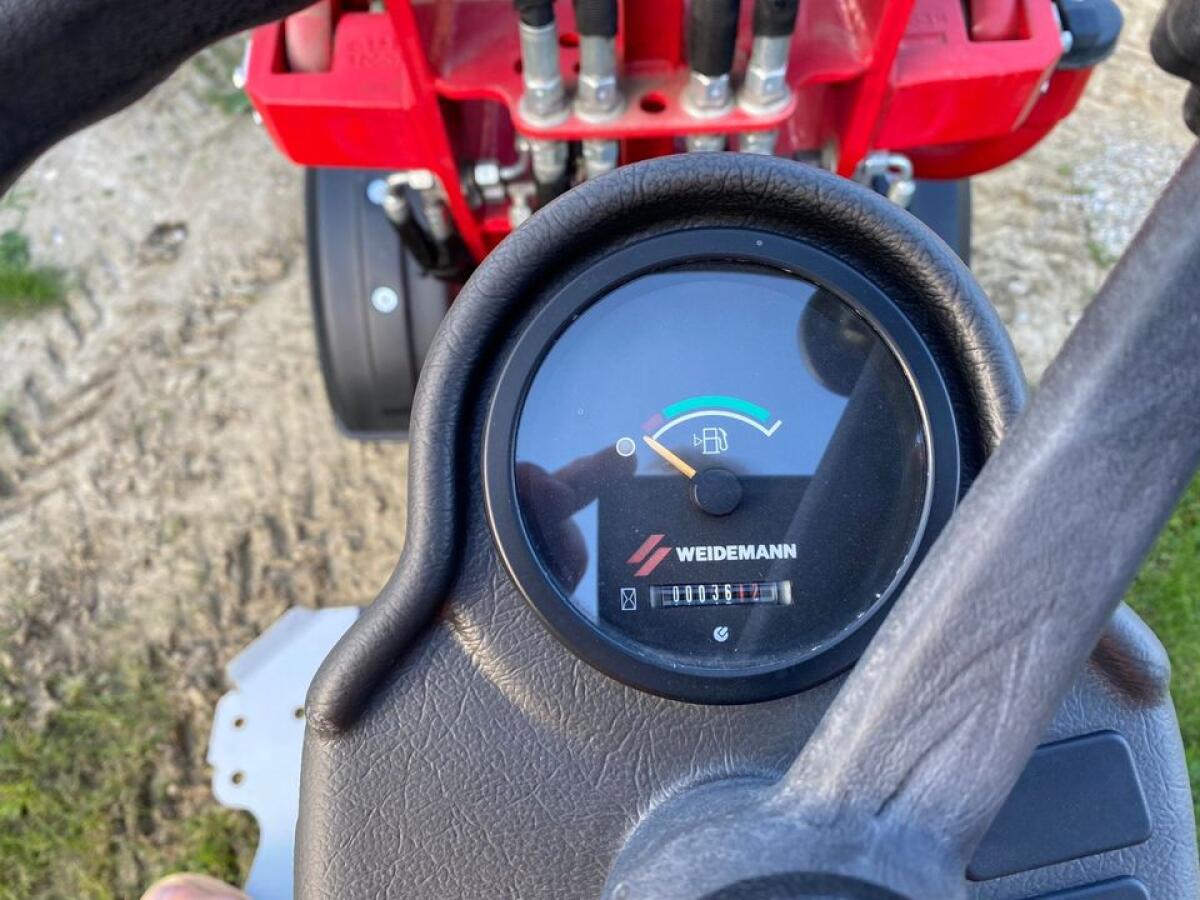 Weidemann 1230 CX Eine Schaufel mit dabei 2