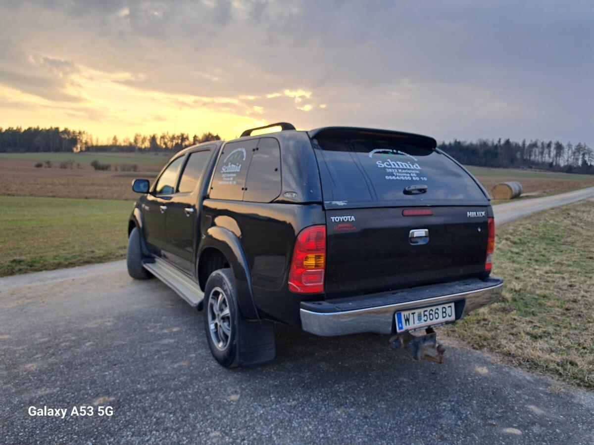 Toyota Hilux 2