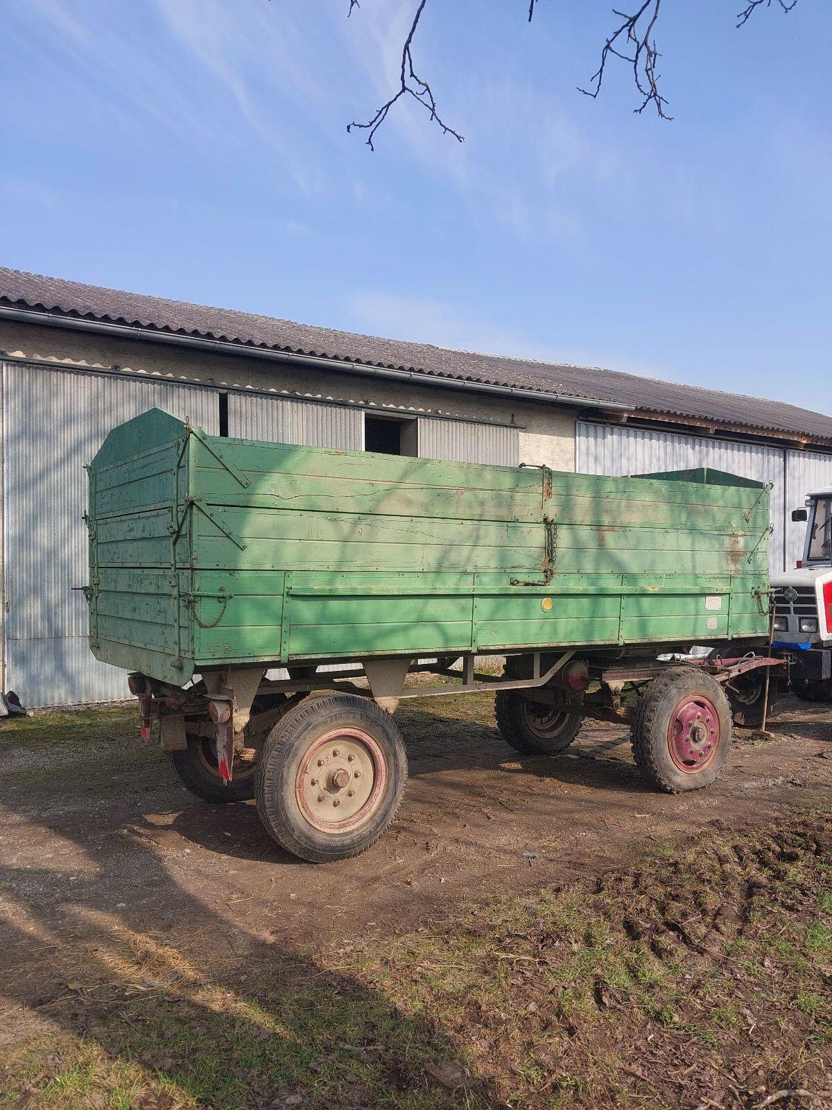 Zweiachs-Anhänger 3