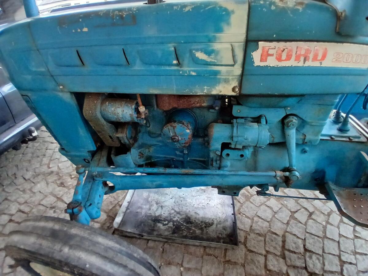 Ford 2000 3
