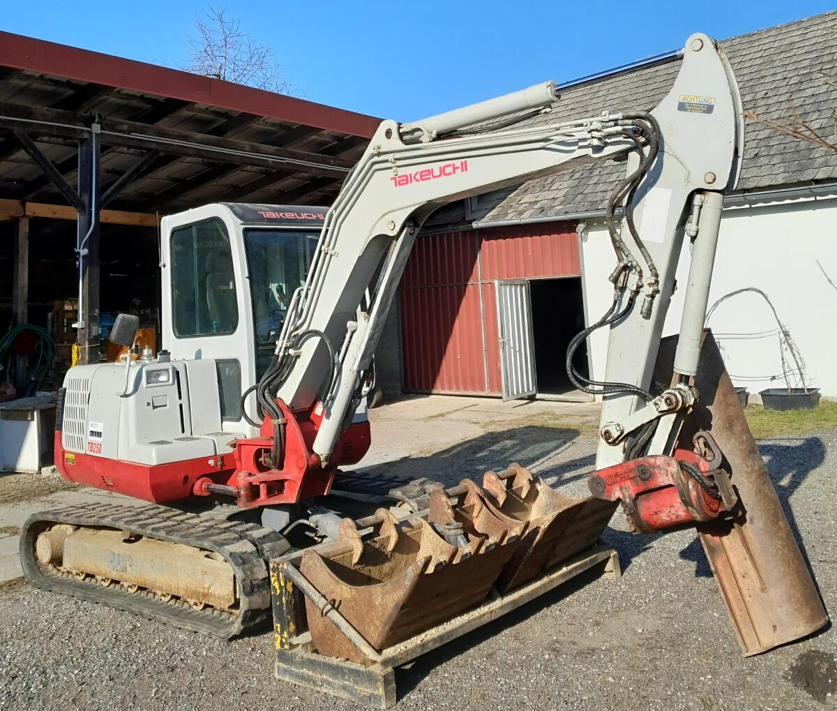 Takeuchi TB145 2