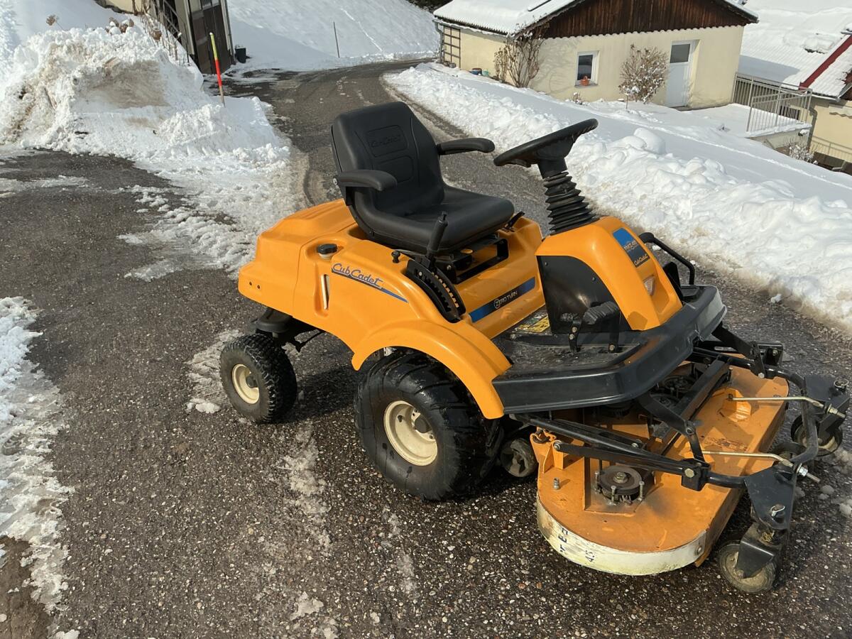 Rasentraktor Frontmäher mit Mulcher 2