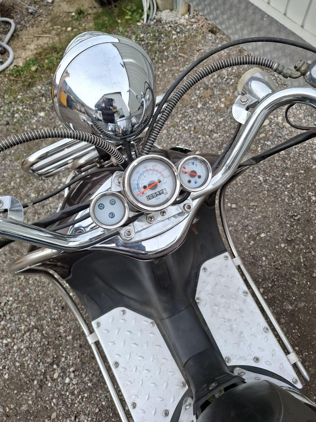 125 Motorrad  Roller 6006 2