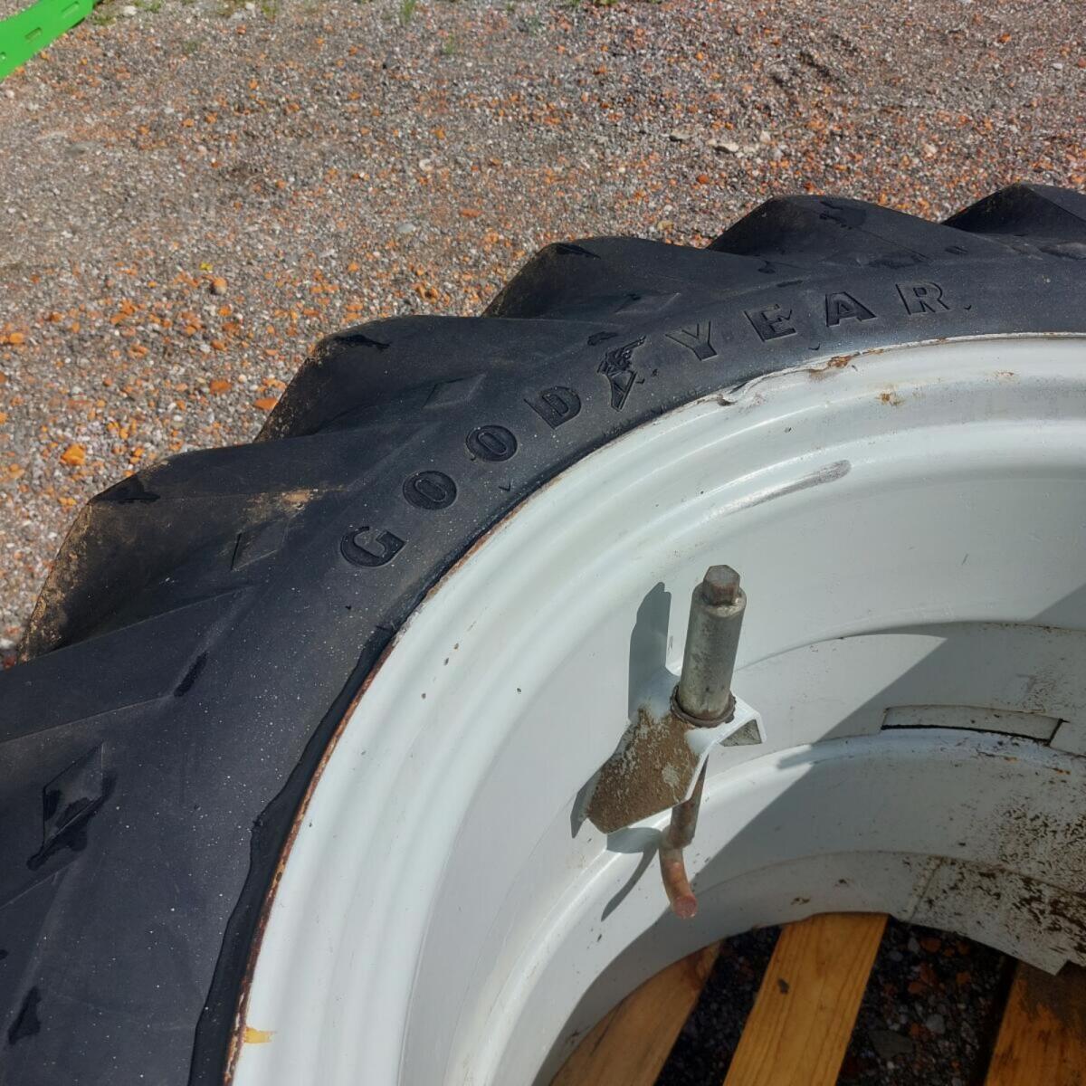 Zwillingsräder 12.4-R32 AS 2