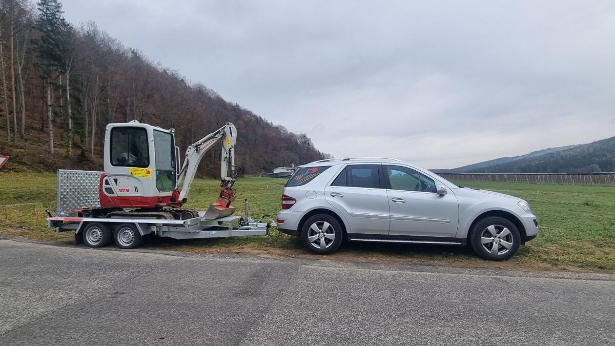 Mini-Bagger Takeuchi (2 t) mieten TB 216 3