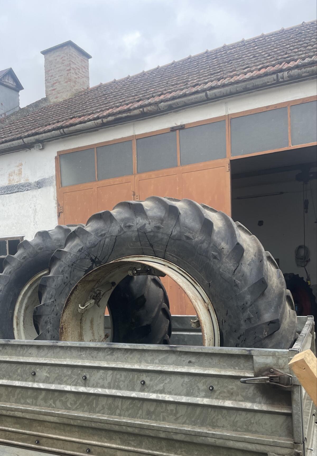 Zwillingsräder 18.4 r34 2