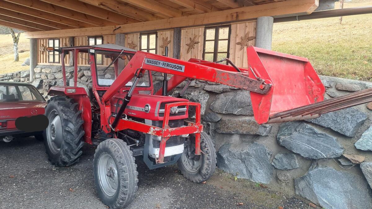 Massey Ferguson 135 2
