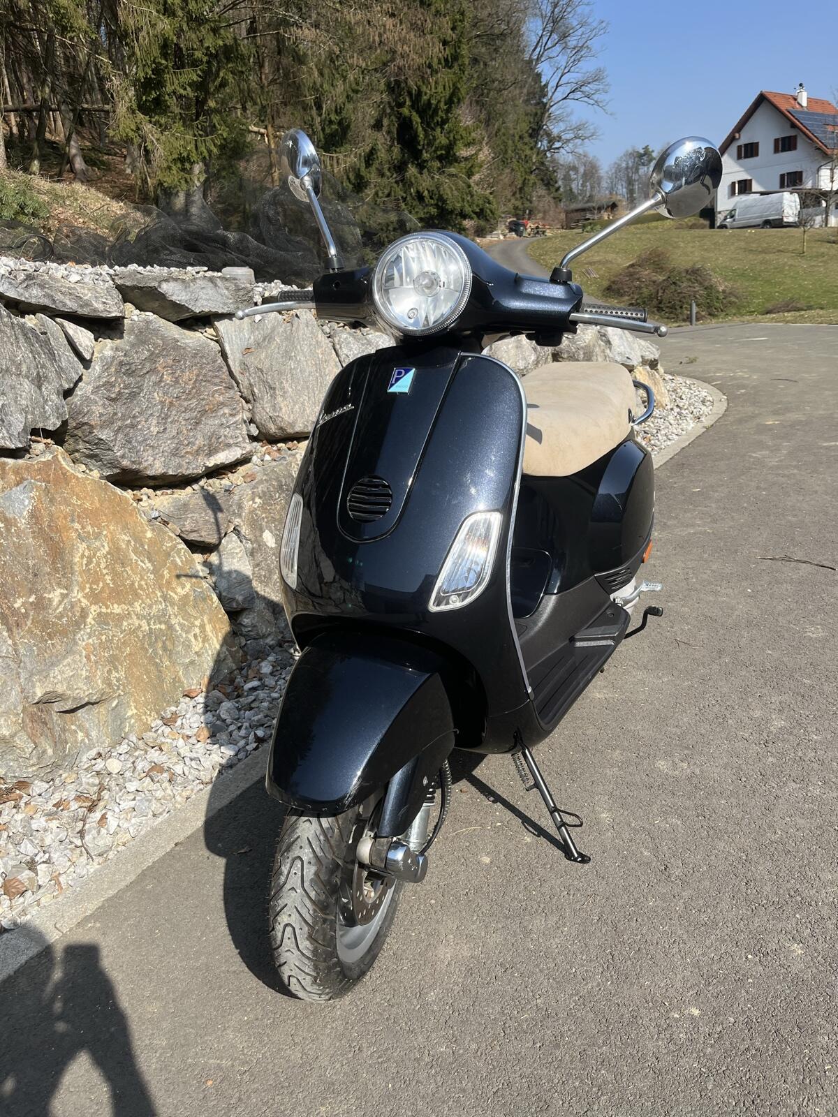Vespa LX 50 2