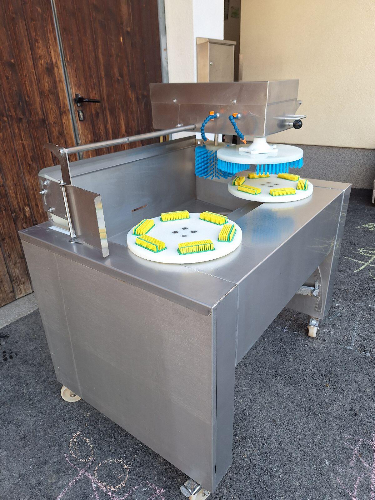 Käsepflegemaschine 3