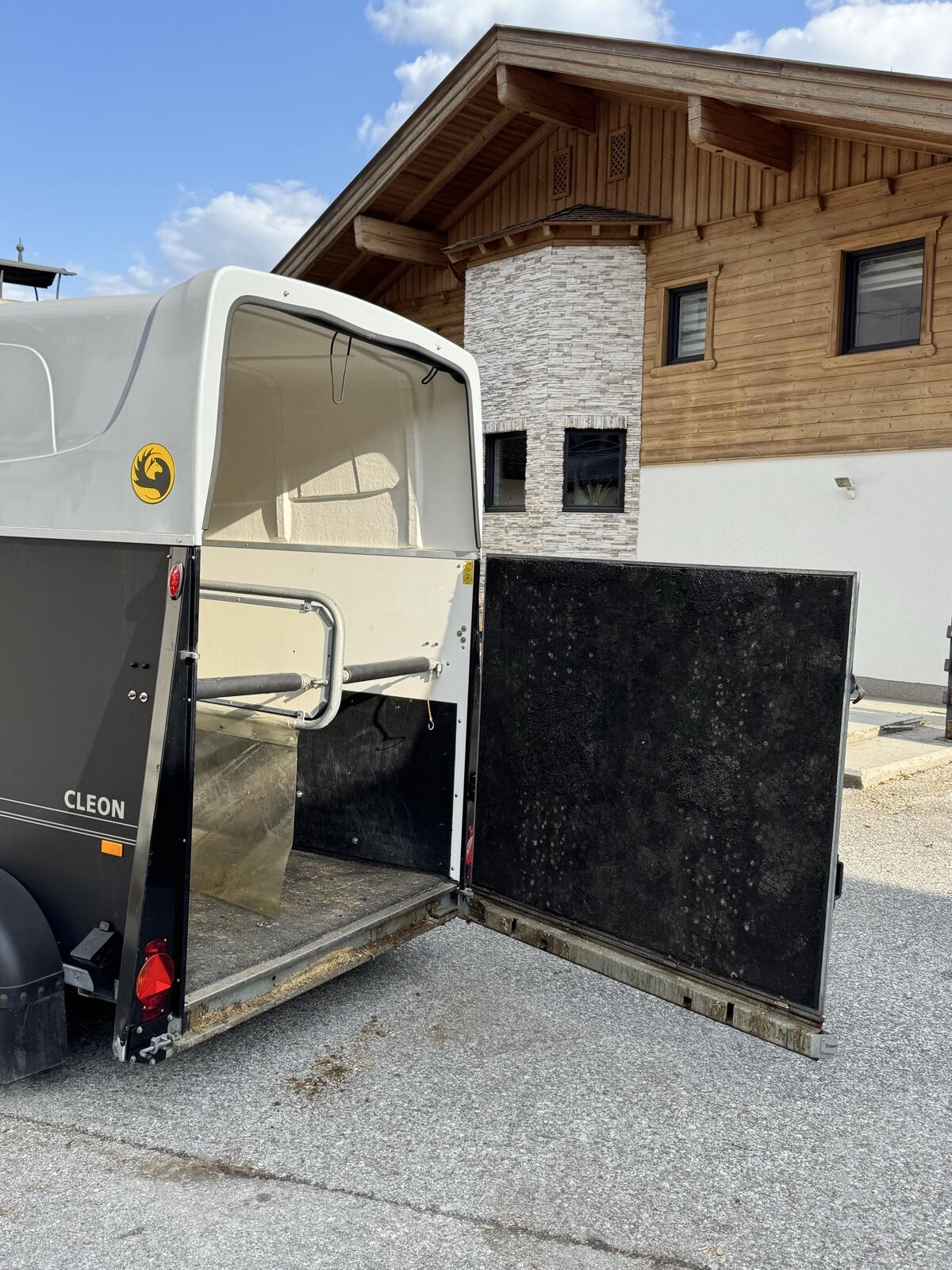 Vieh-Pferdeanhäger 3