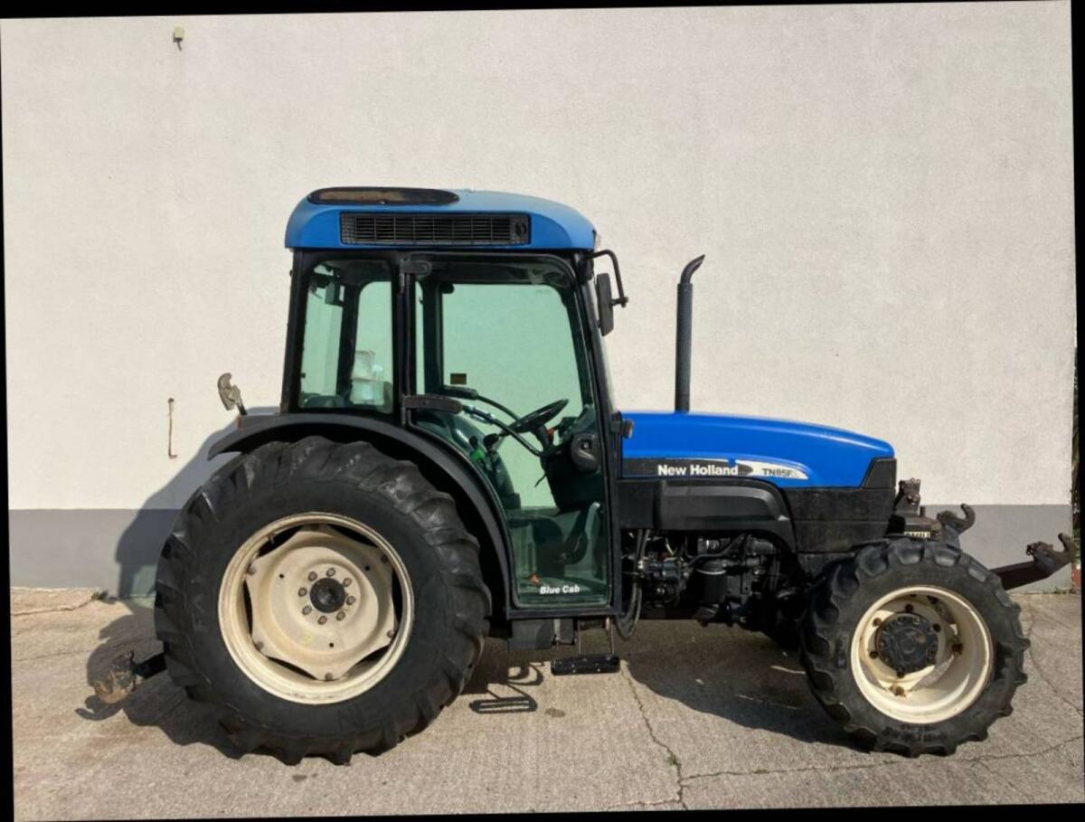 New Holland TN85FA 2