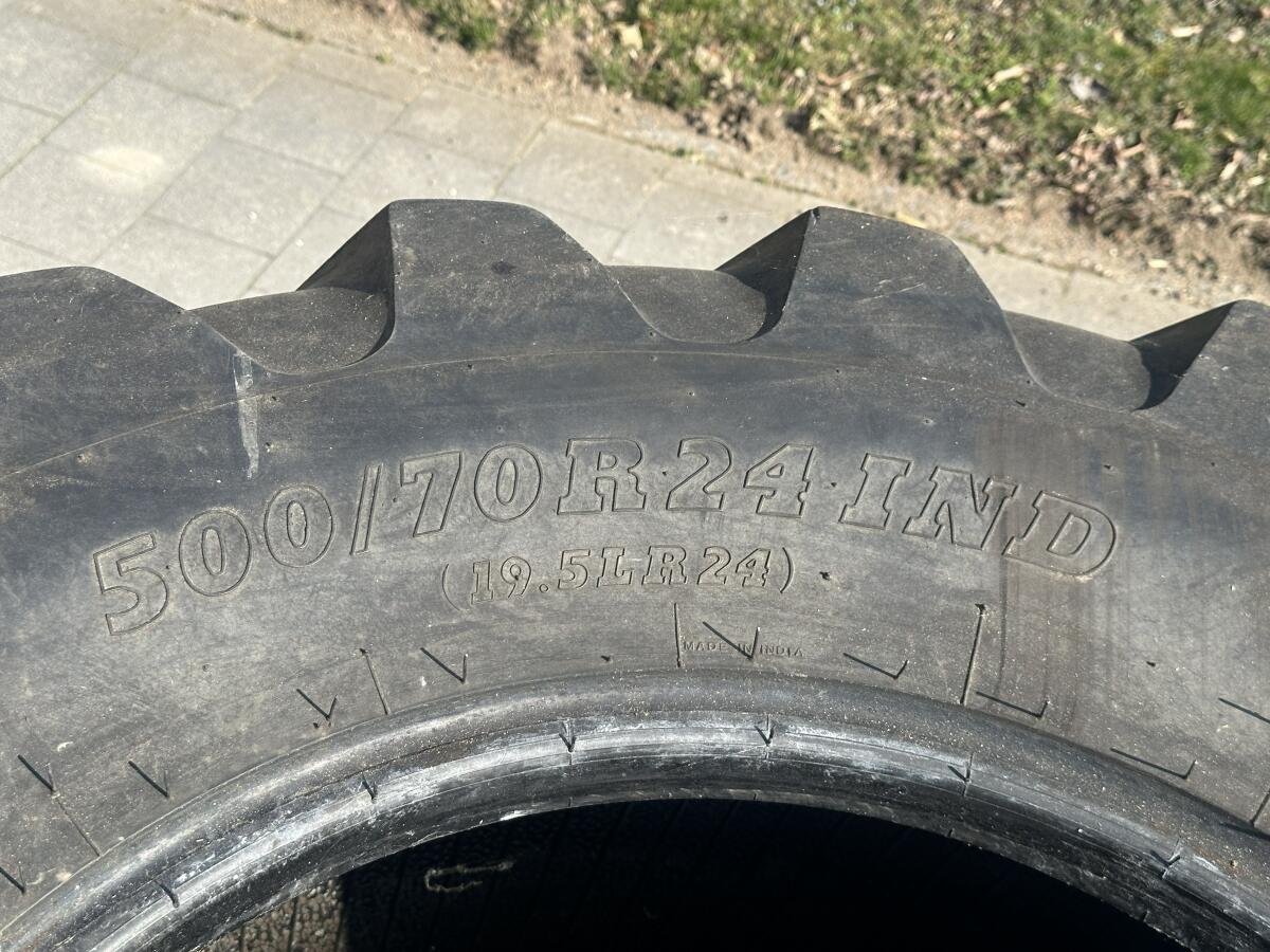 BKT Teleskoplader Reifen 2