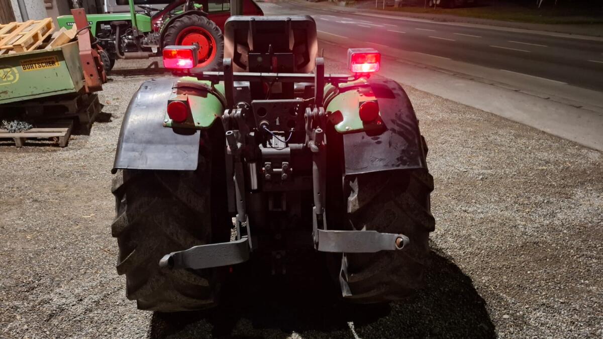 Fendt 200V Farmer Schmalspur mit Servo 2