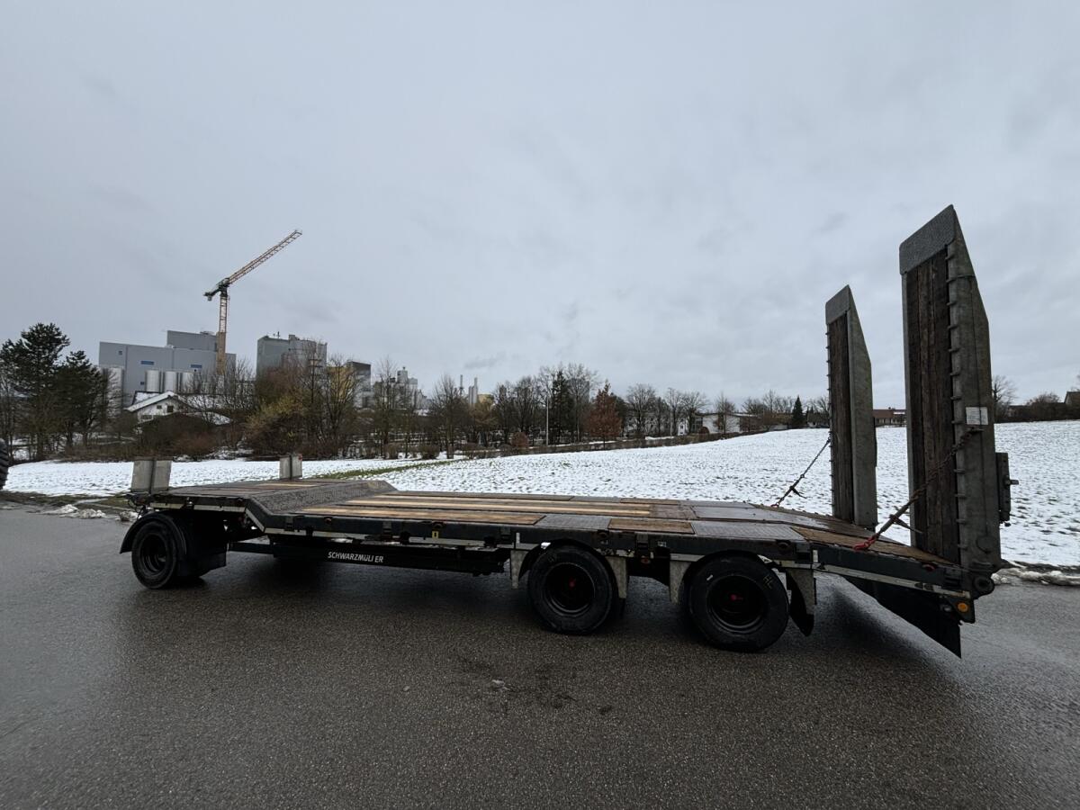 Schwarzmüller Tieflader 3