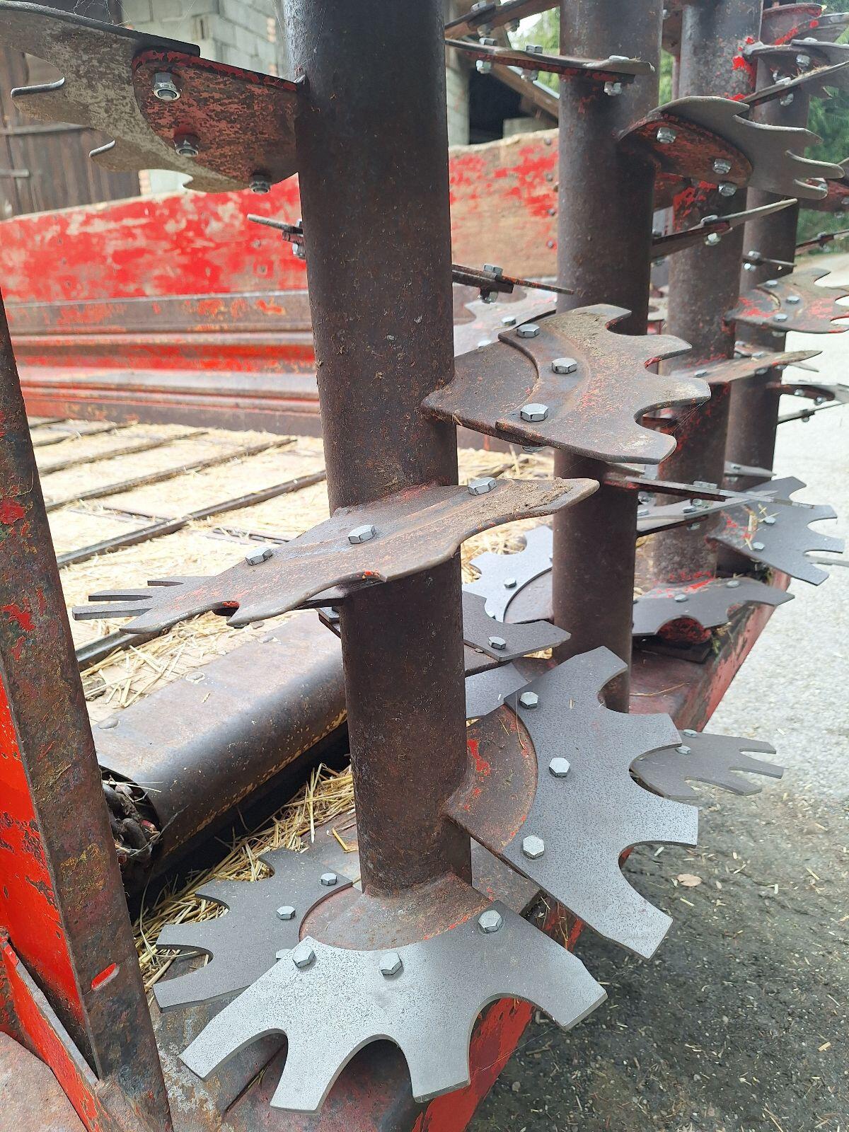 Pöttinger Miststreuer 3