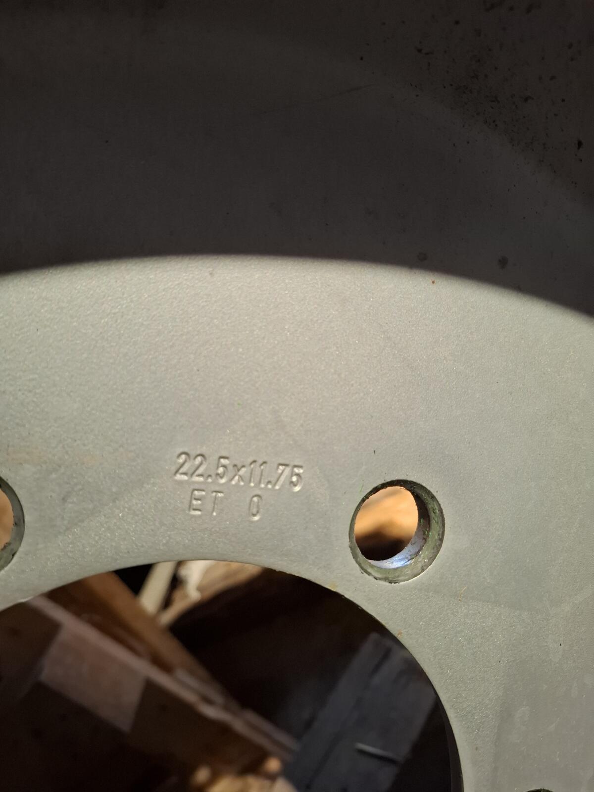 Reifen 500-45 22,5 2