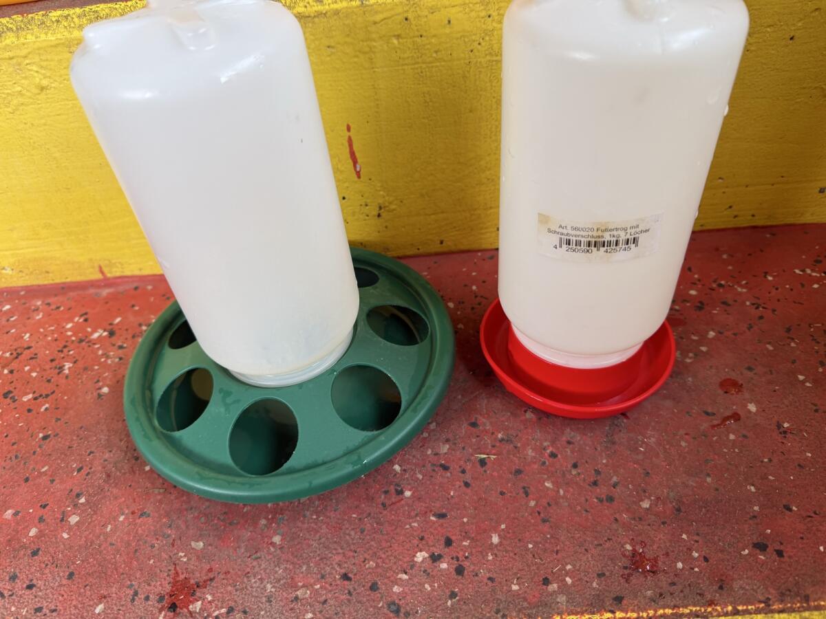 Futtertrog und Wassertrog 2