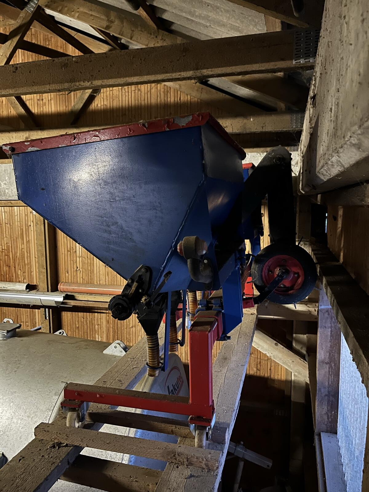 Frontdüngerstreuer 2